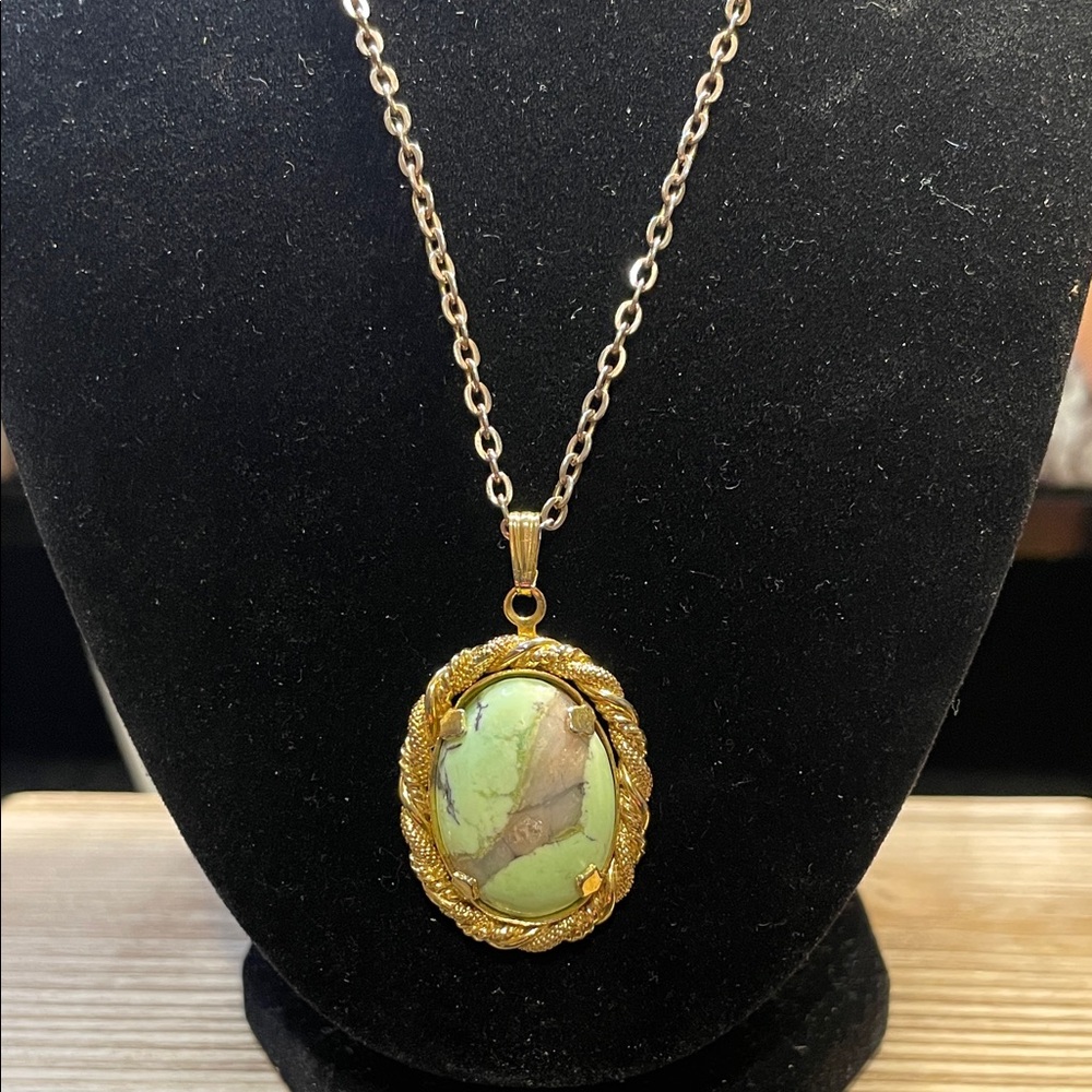 Gold Green Gemstone Pendant Necklace